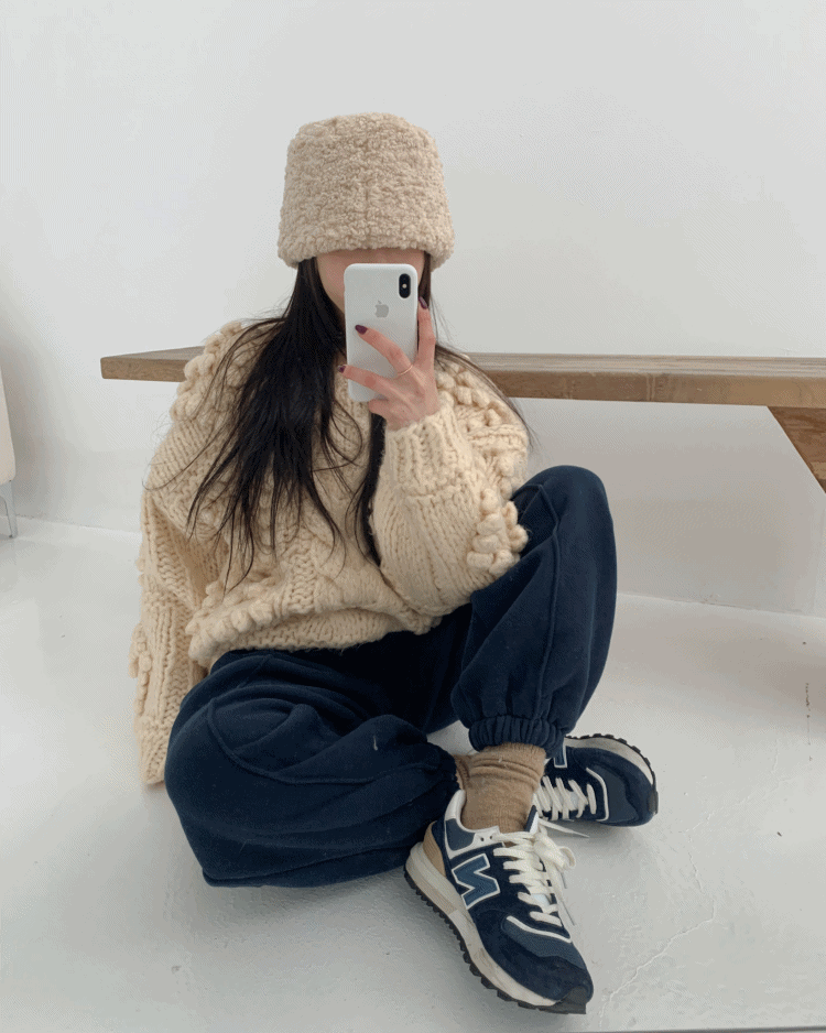 Solid knit